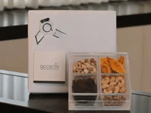 Gift Package | White Pearl 4 Section Dish with Dried Mango & Nuts