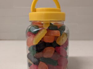 Plastic jar with up to 6 fillings of your choice (800g)