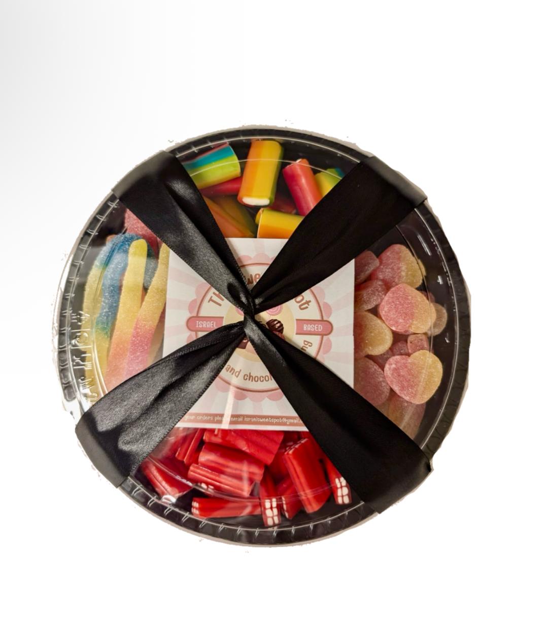 Medium sweet/chocolate/nuts container with 5 fillings of your choice (approx 900g)