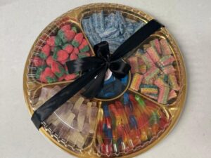 Large sweet/chocolate/nuts container with 6 fillings of your choice (approx 1.5kg)