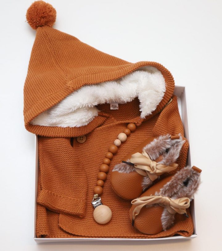 Trendy Baby Box: Cardigan, Shoes, Dummy chain.