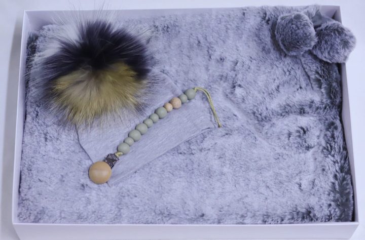 Snuggle: Luxury blanket, Hat, Dummy chain