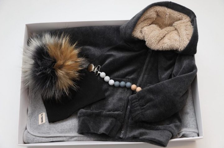 Bumper box special: Cardigan, Blanket, Hat, Dummy chain.