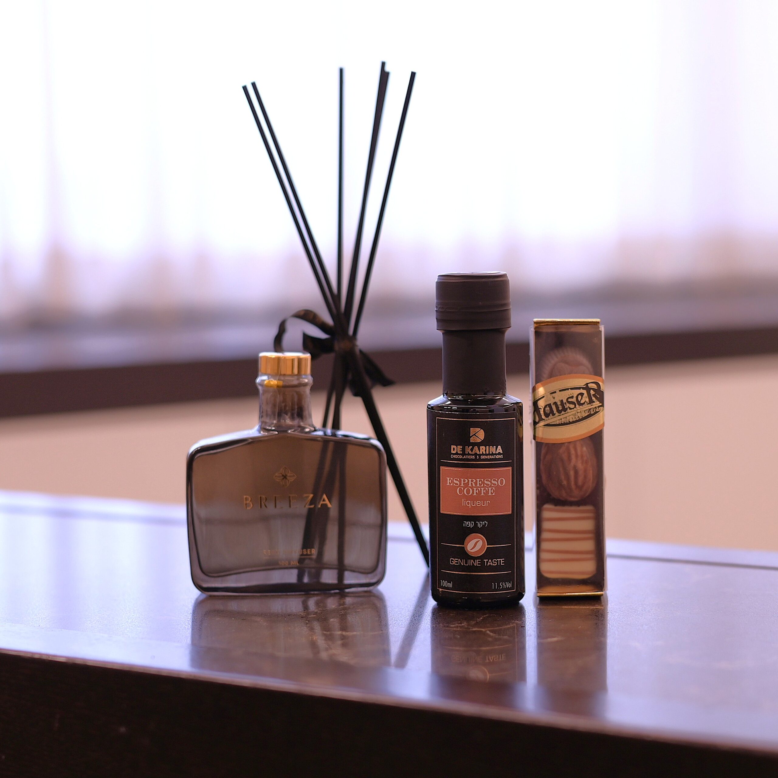 Mishloach Manos | Moscato Diffuser, Liquor and Praline Chocolates